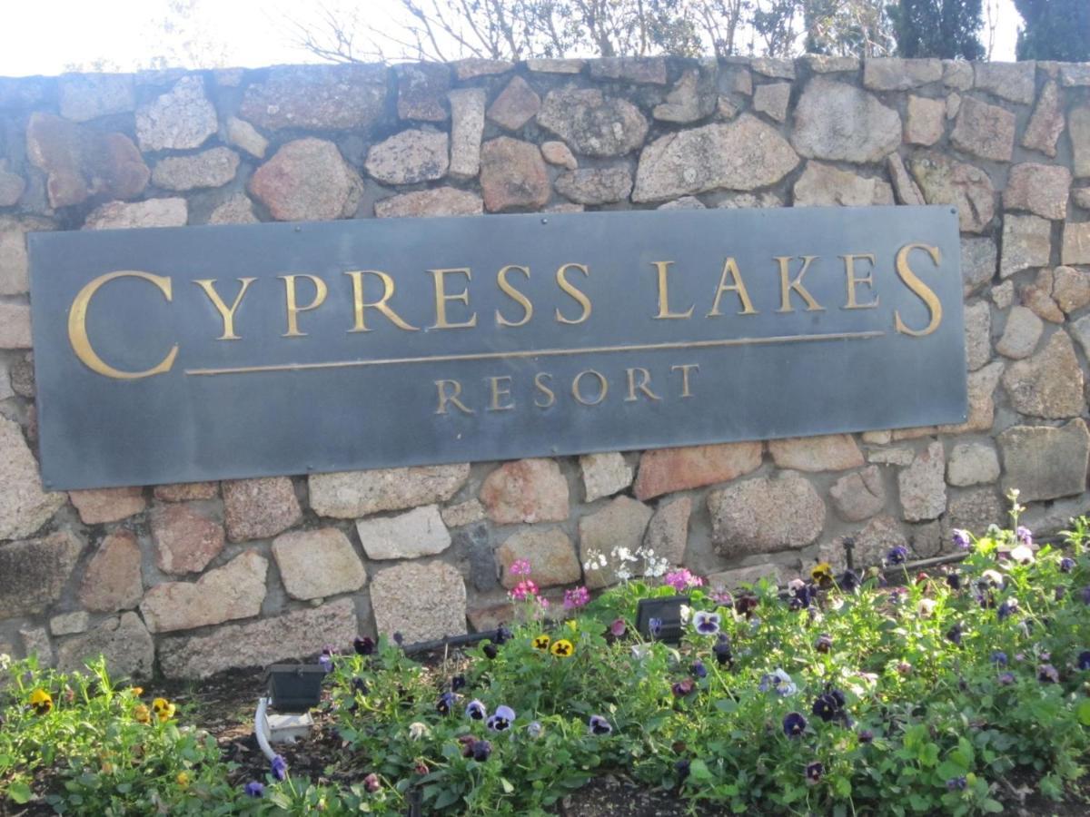 Villa 3Br Vista Villa Located Within Cypress Lakes Resort Pokolbin Exterior foto