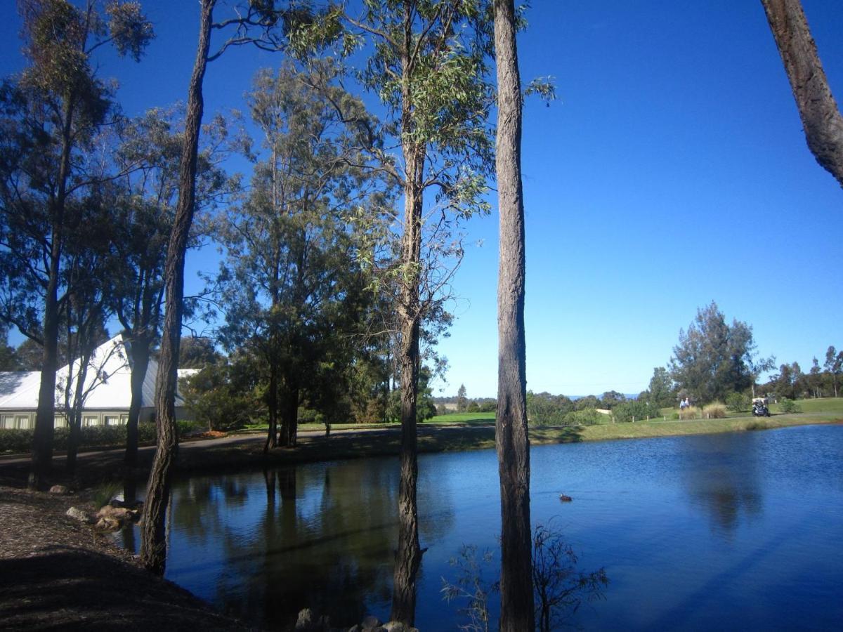 Villa 3Br Vista Villa Located Within Cypress Lakes Resort Pokolbin Exterior foto